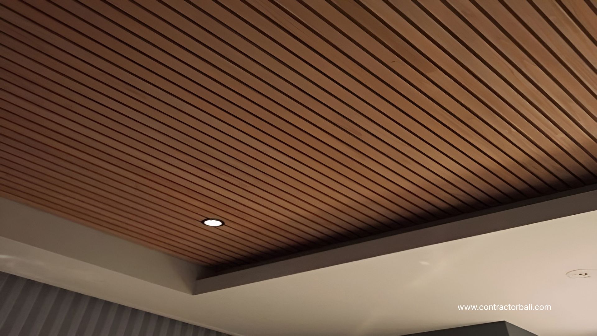 solid-wood-plafond-amaribaliananta
